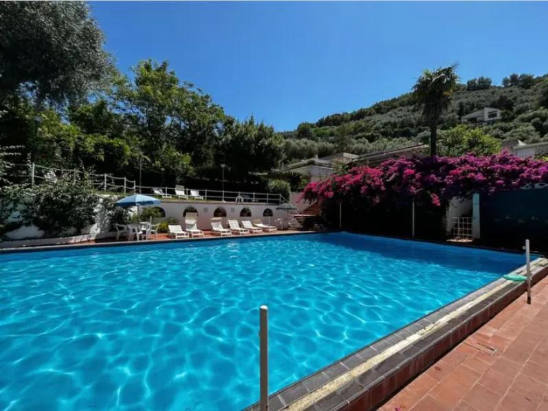 Un Paradiso A Sorrento Con Piscina Масса-Лубренсе Экстерьер фото