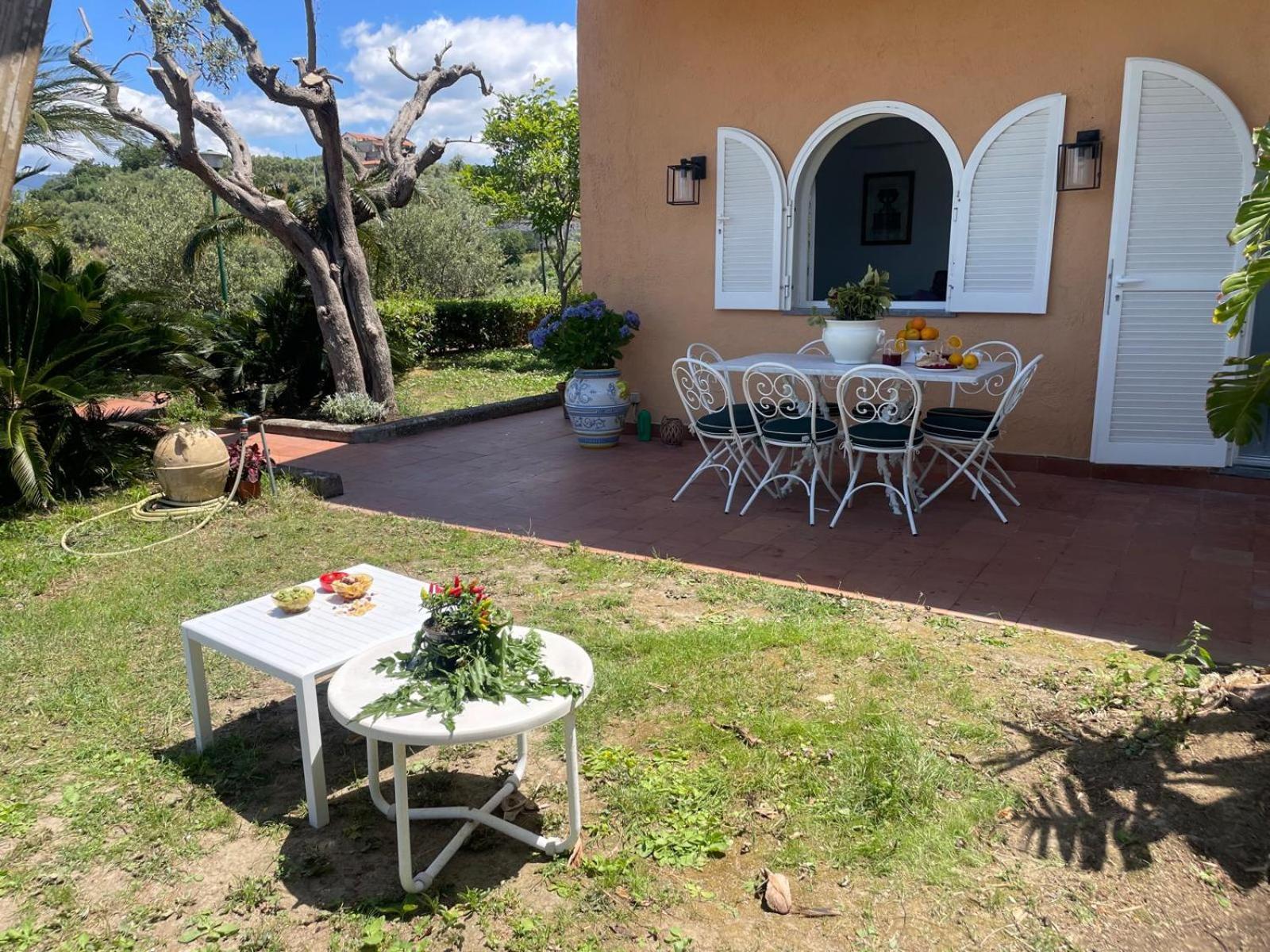 Un Paradiso A Sorrento Con Piscina Масса-Лубренсе Экстерьер фото